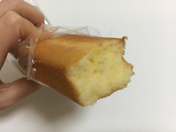 2017.03.13-2ファミリーマート しっとりケーキ チーズ.jpg
